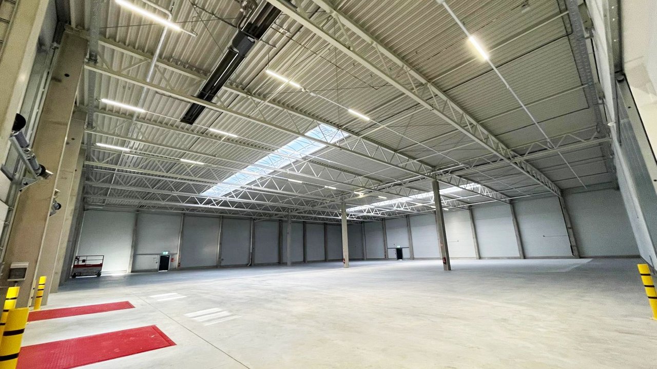 HEINLOTH - the logistic experts - logistic hall Rostock HEINLOTH - the logistic experts - logistic hall Rostock